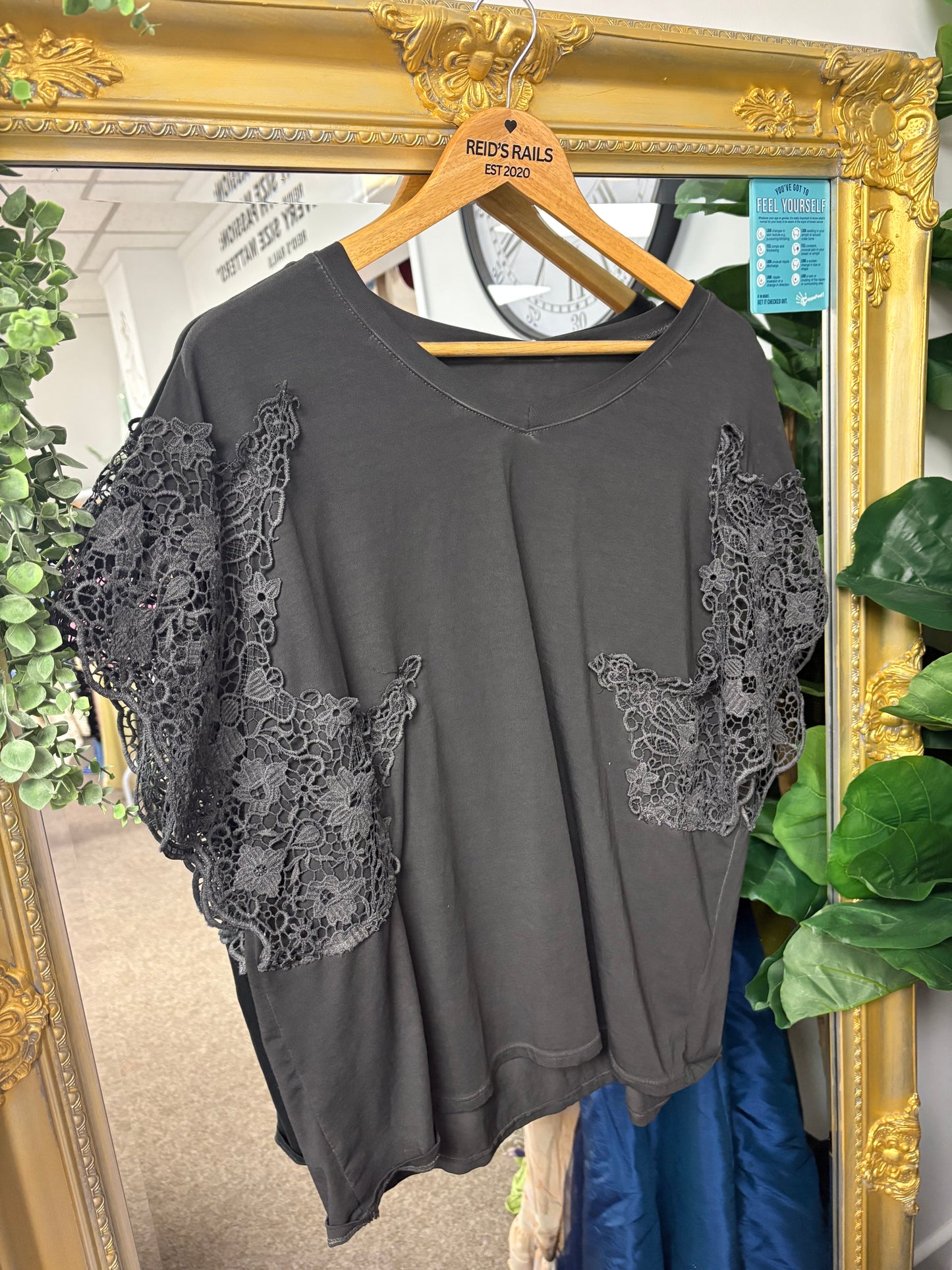 Broderie anglaise top