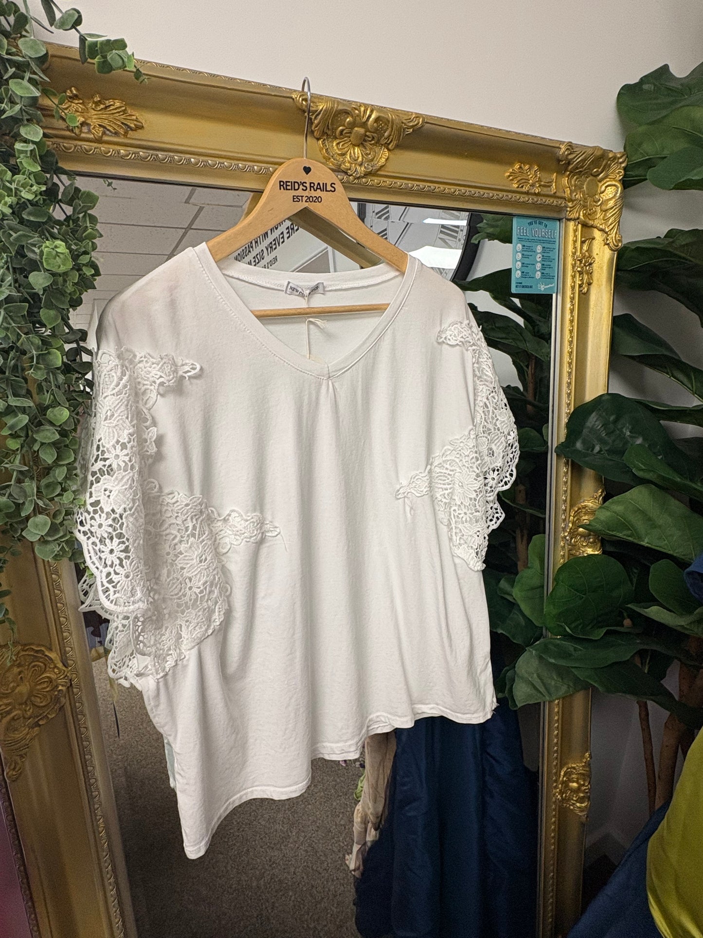 Broderie anglaise top